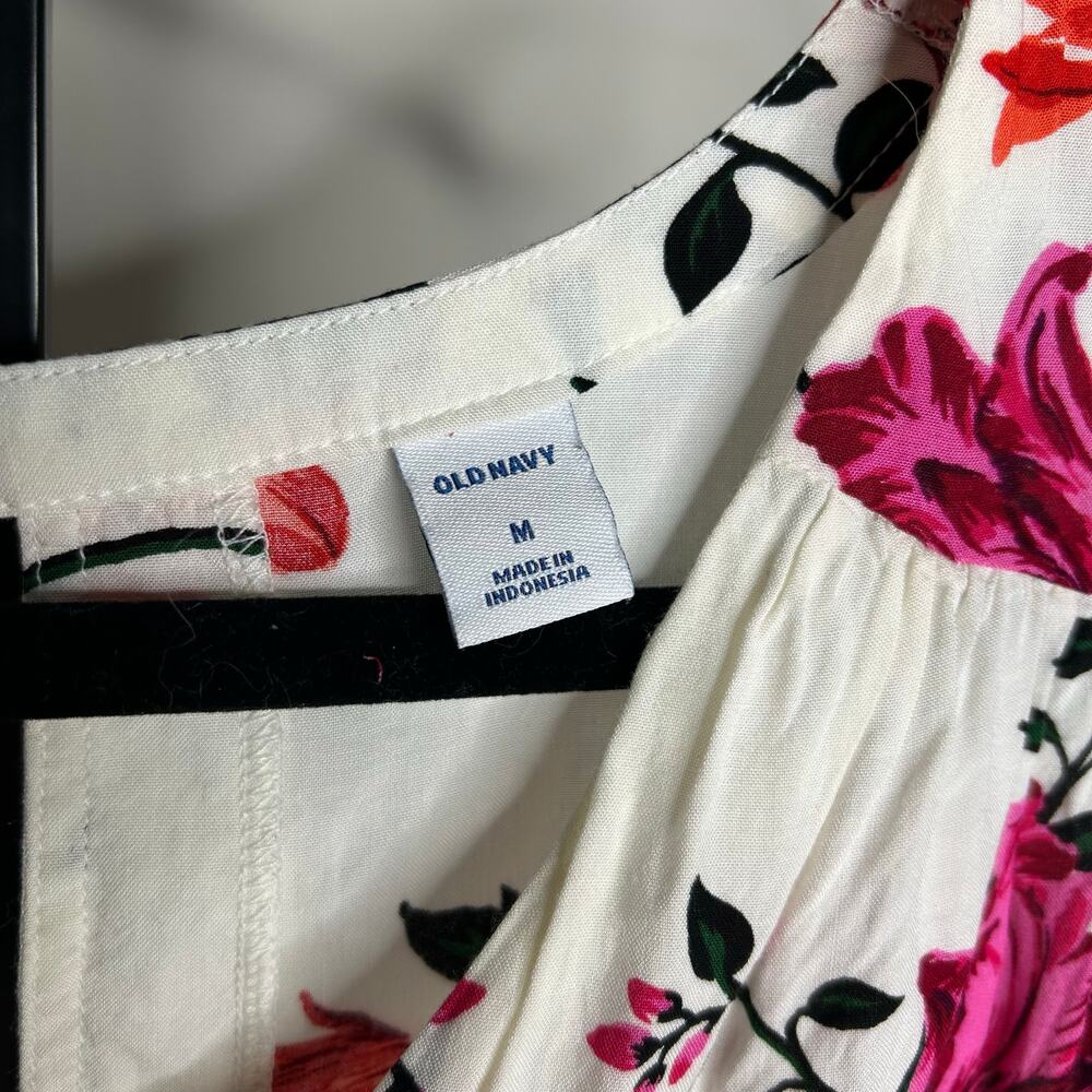 Old Navy Dressy Tank- size medium- floral, tank top,‎ v-neck white - Picture 3 of 5